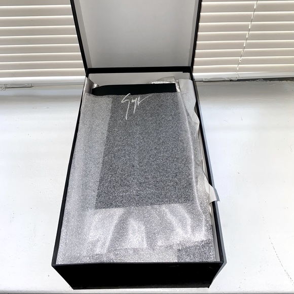 Giuseppe Zanotti Men’s Navy Velvet Slip-on - Picture 8 of 9